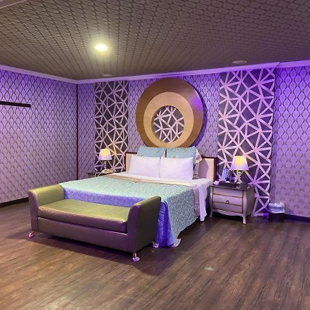 Huang Xing Motel Pingtung Luaran gambar