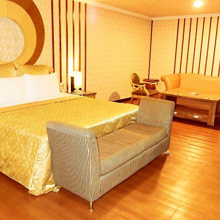 Huang Xing Motel Pingtung Luaran gambar