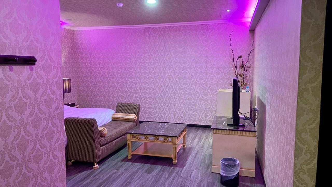Huang Xing Motel Pingtung Luaran gambar