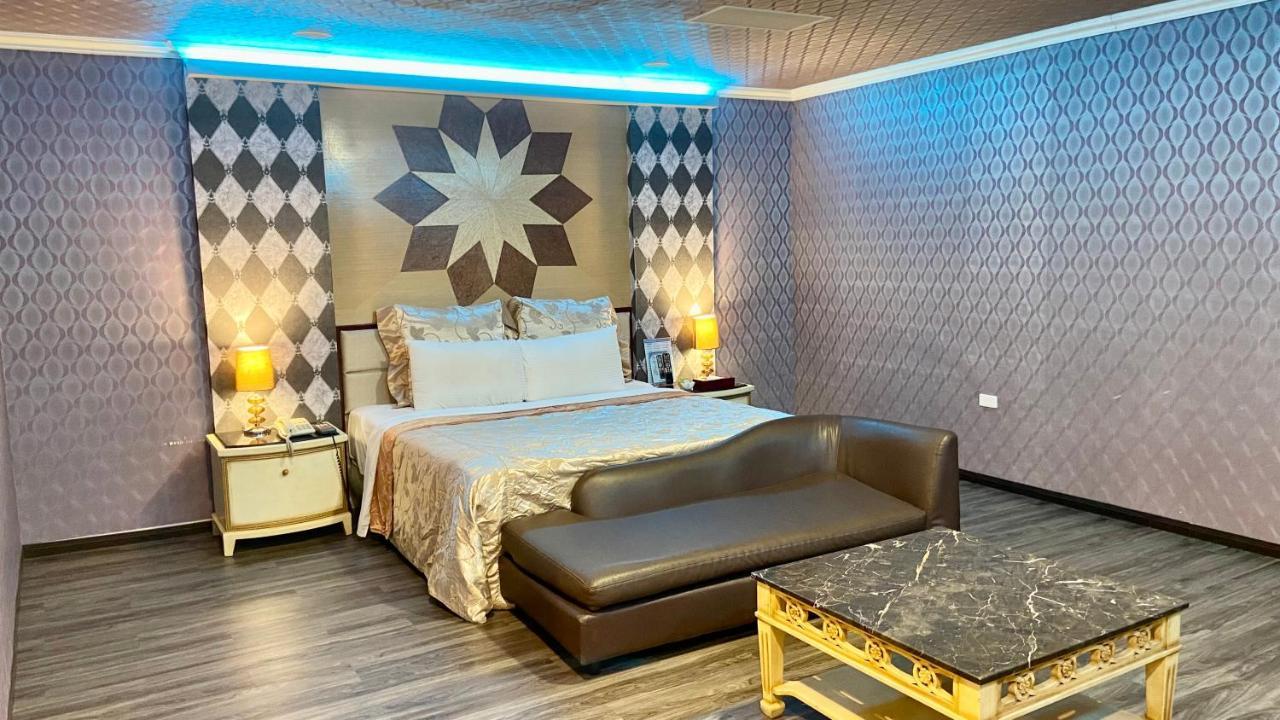 Huang Xing Motel Pingtung Luaran gambar
