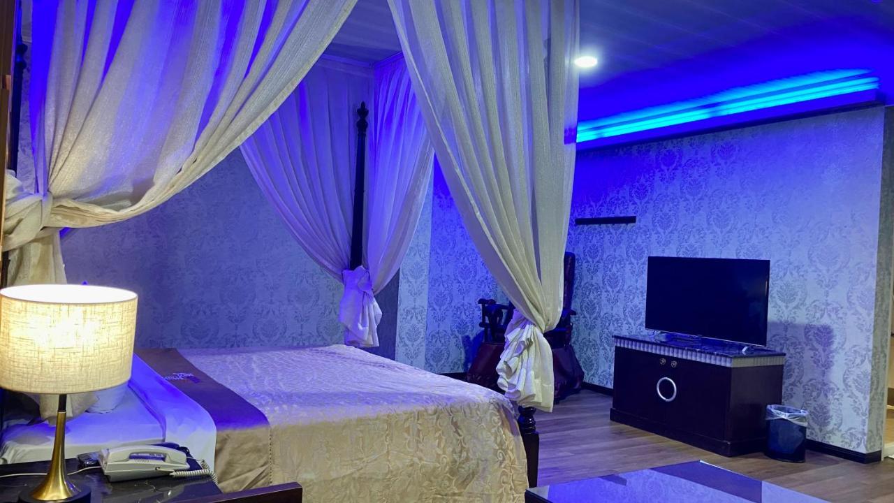 Huang Xing Motel Pingtung Luaran gambar