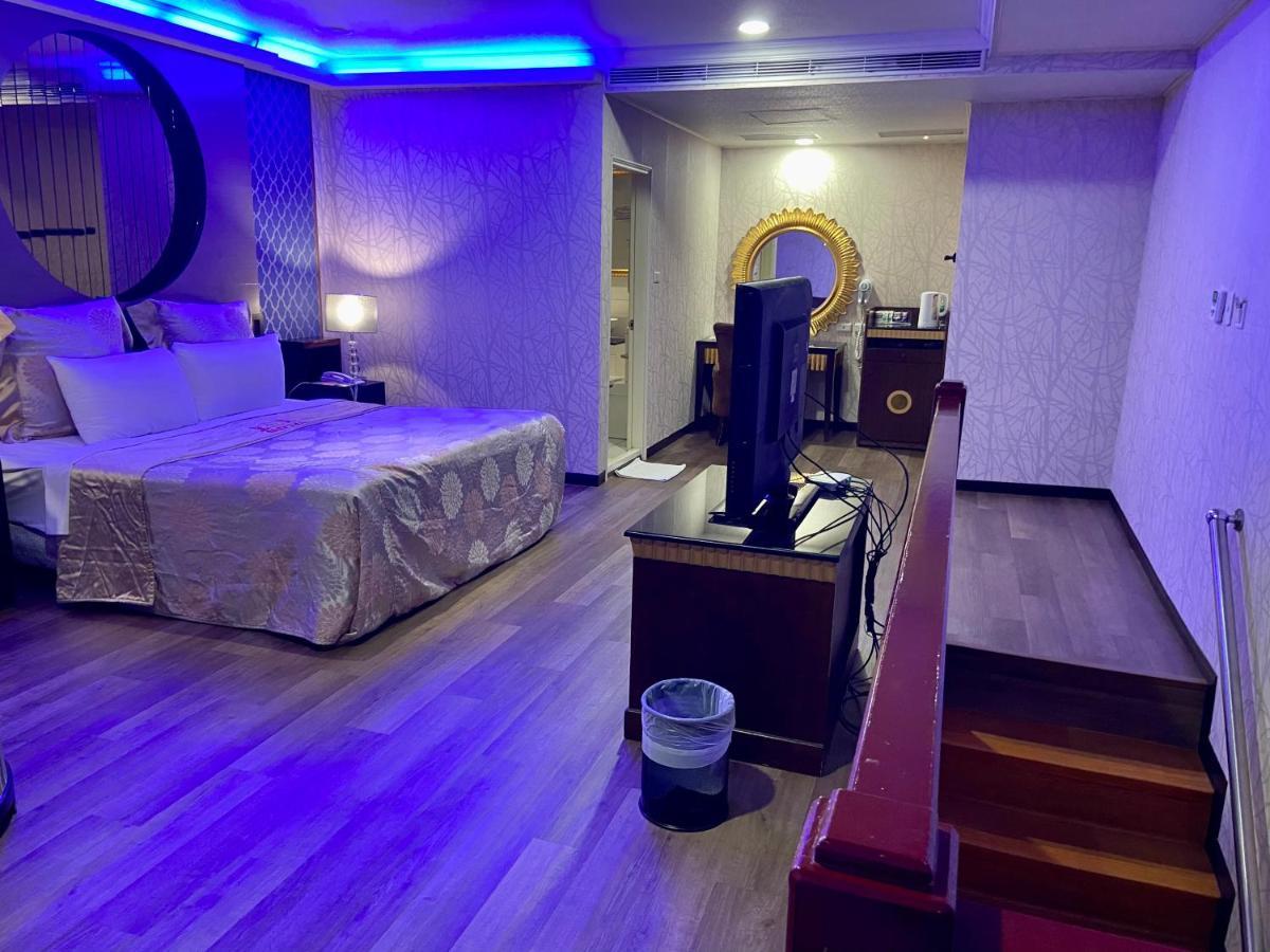 Huang Xing Motel Pingtung Luaran gambar