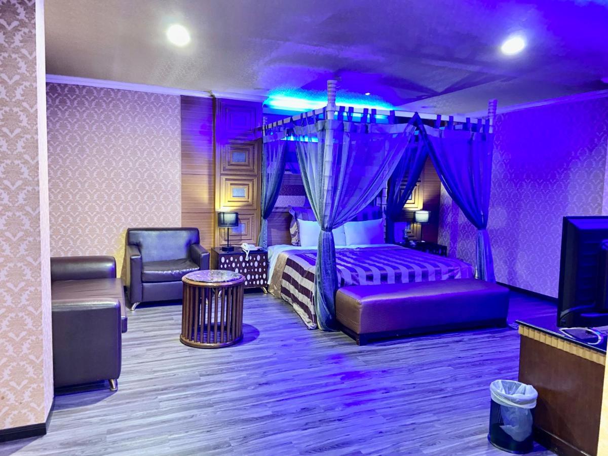 Huang Xing Motel Pingtung Luaran gambar