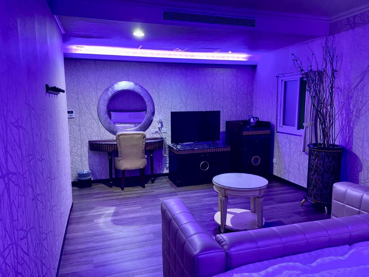 Huang Xing Motel Pingtung Luaran gambar