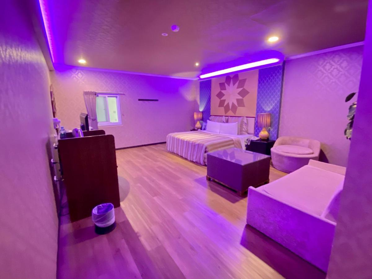 Huang Xing Motel Pingtung Luaran gambar