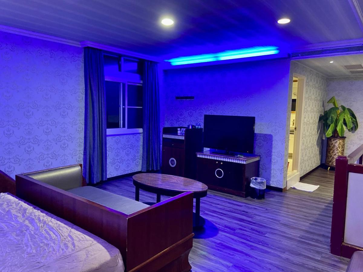 Huang Xing Motel Pingtung Luaran gambar