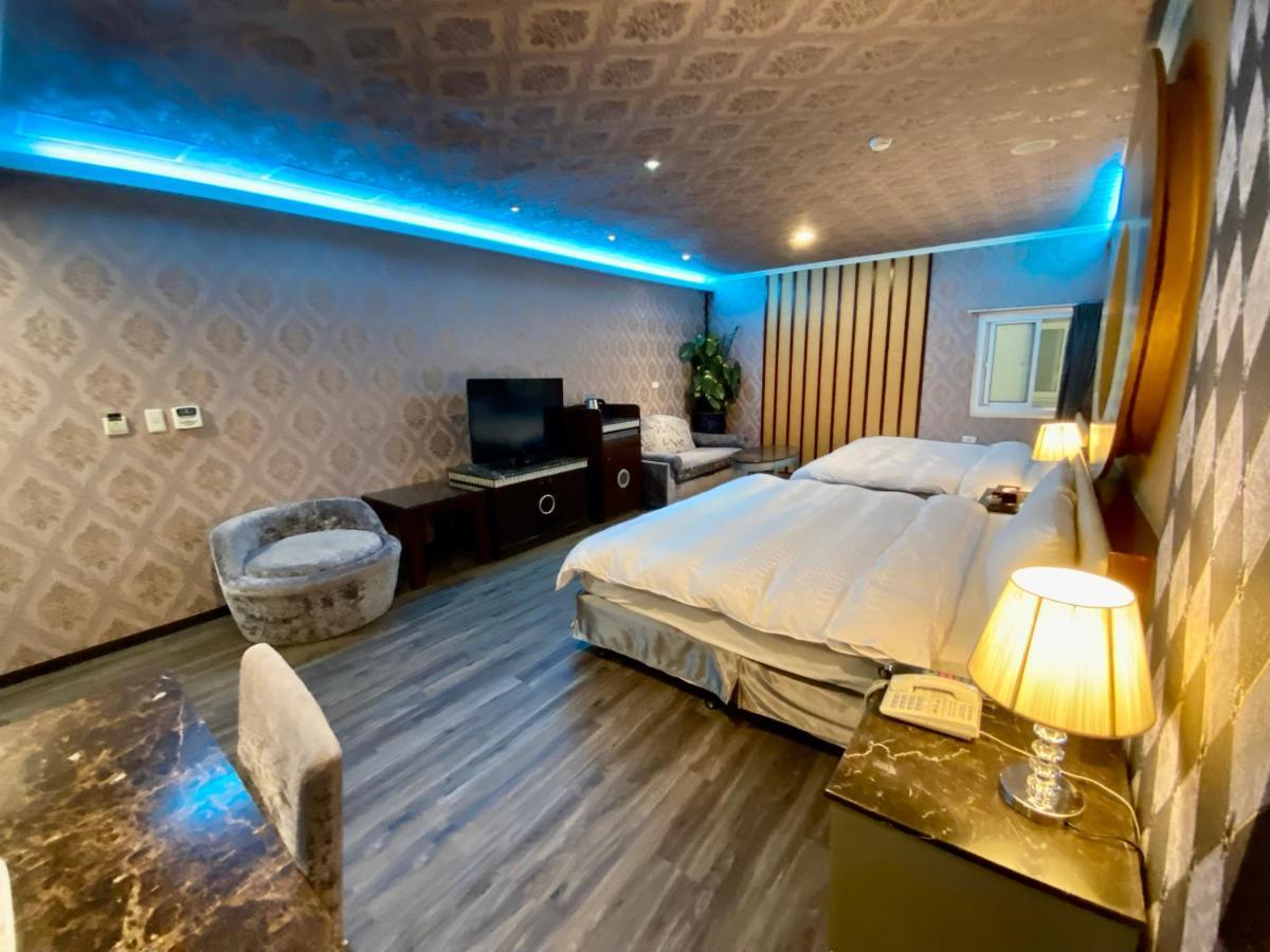 Huang Xing Motel Pingtung Luaran gambar