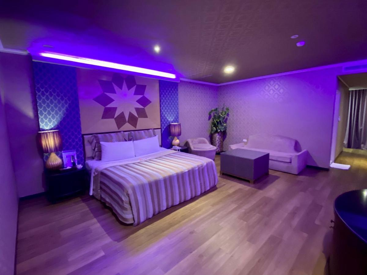 Huang Xing Motel Pingtung Luaran gambar