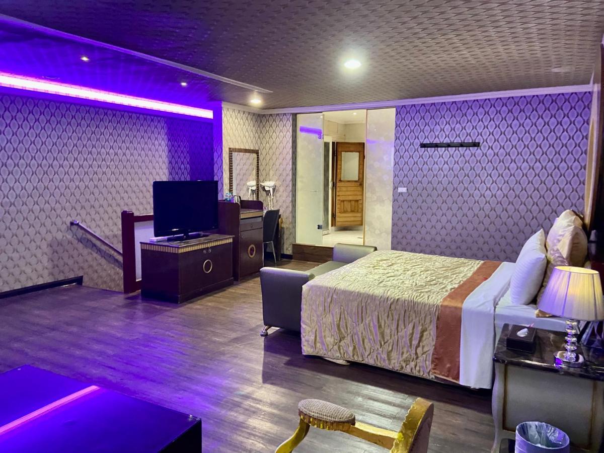 Huang Xing Motel Pingtung Luaran gambar