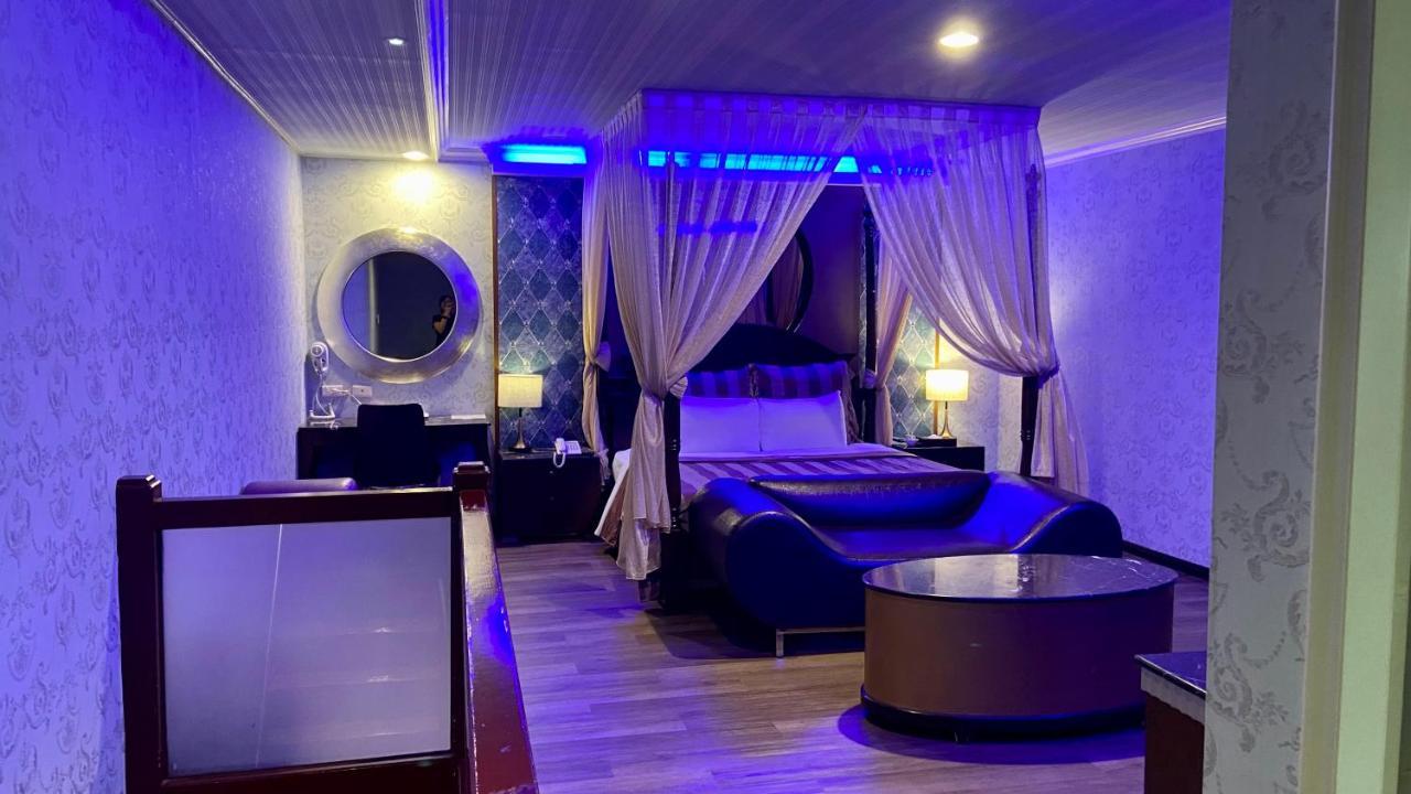 Huang Xing Motel Pingtung Luaran gambar