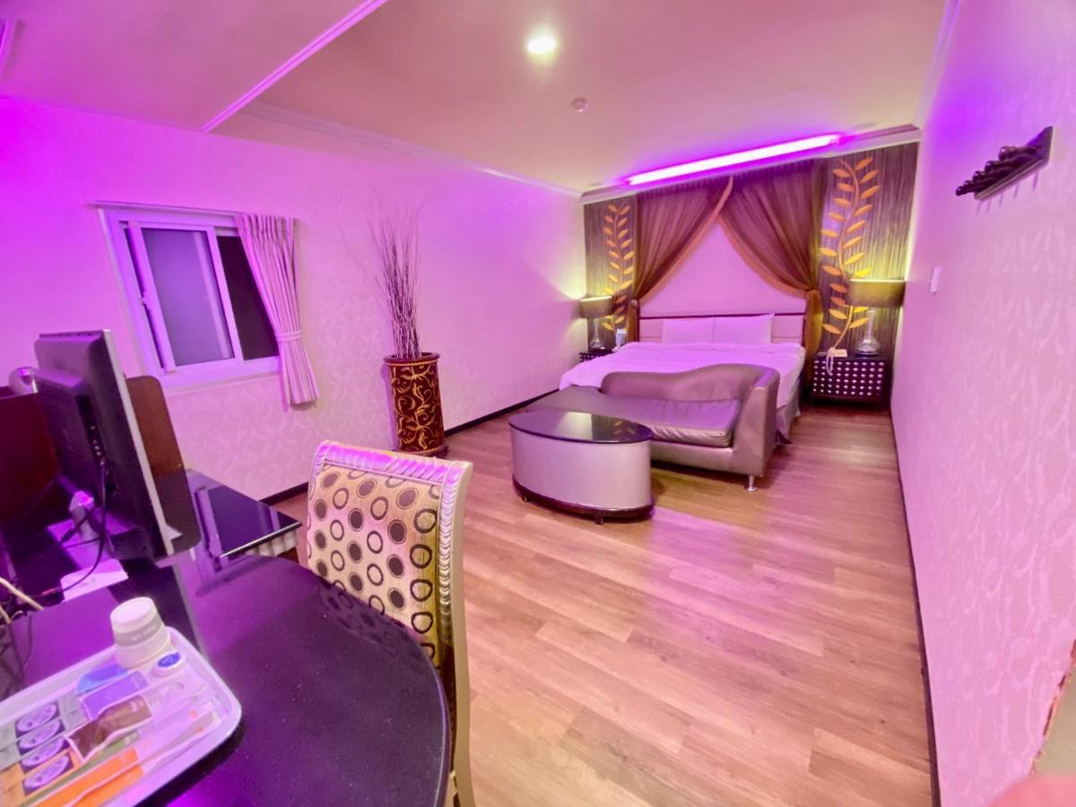 Huang Xing Motel Pingtung Luaran gambar
