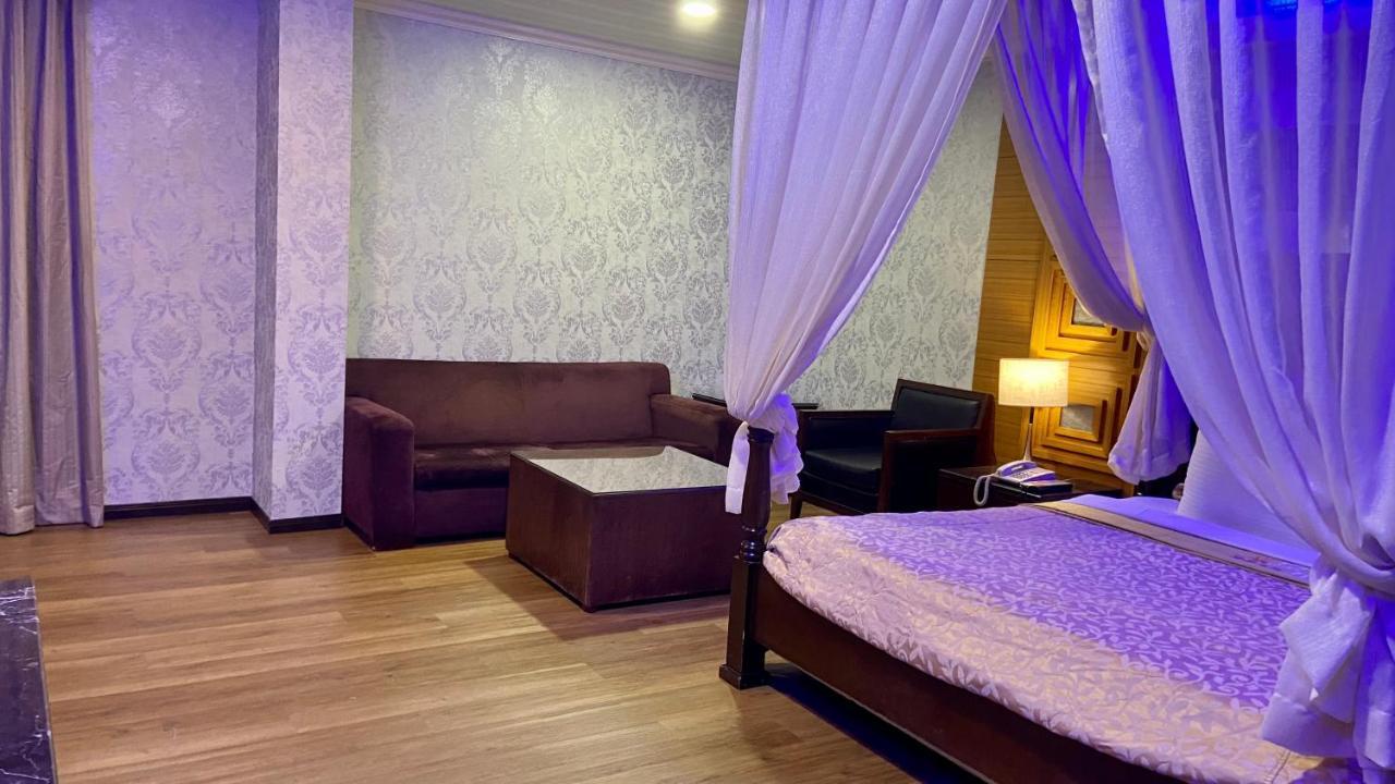 Huang Xing Motel Pingtung Luaran gambar