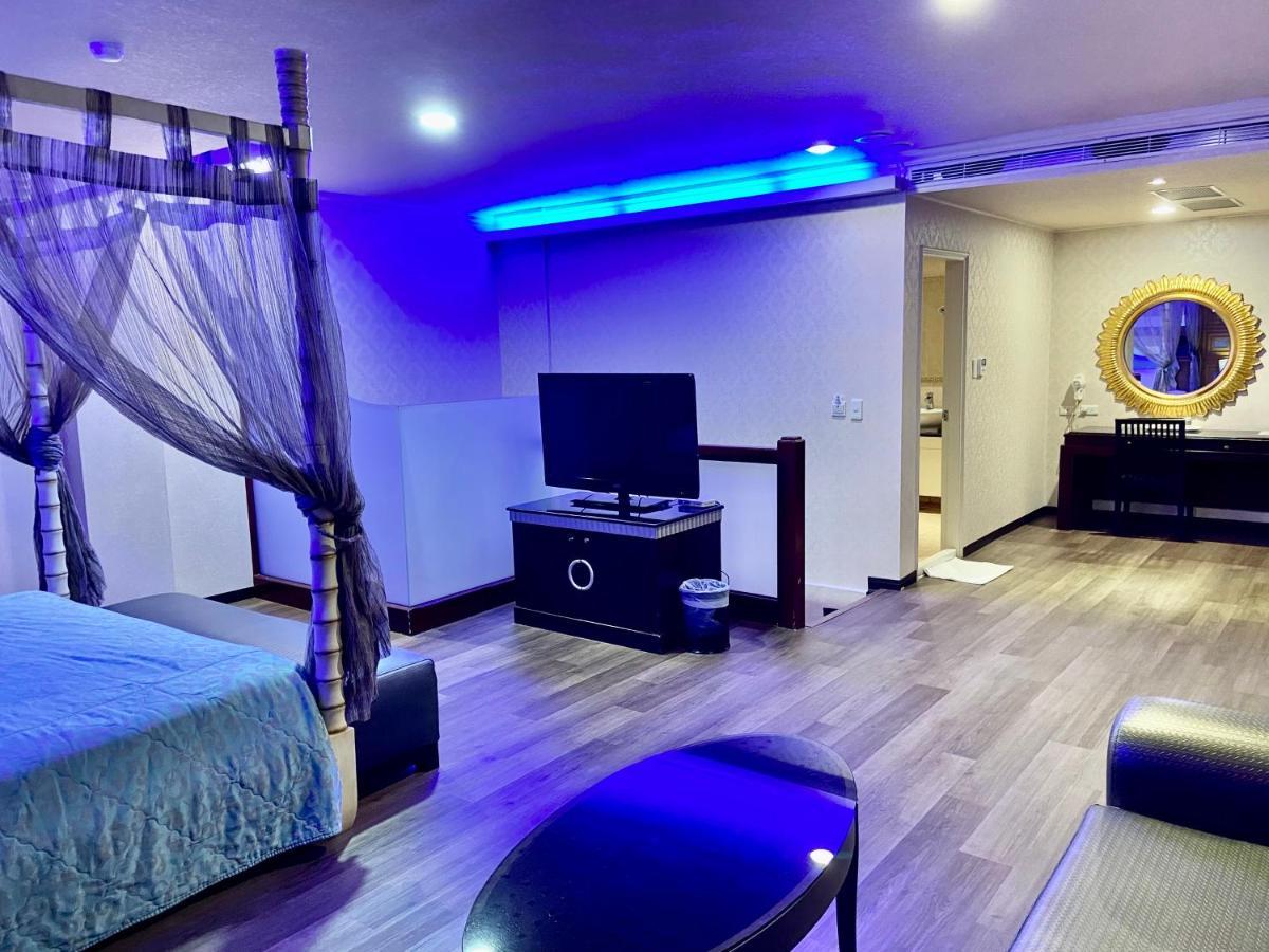 Huang Xing Motel Pingtung Luaran gambar