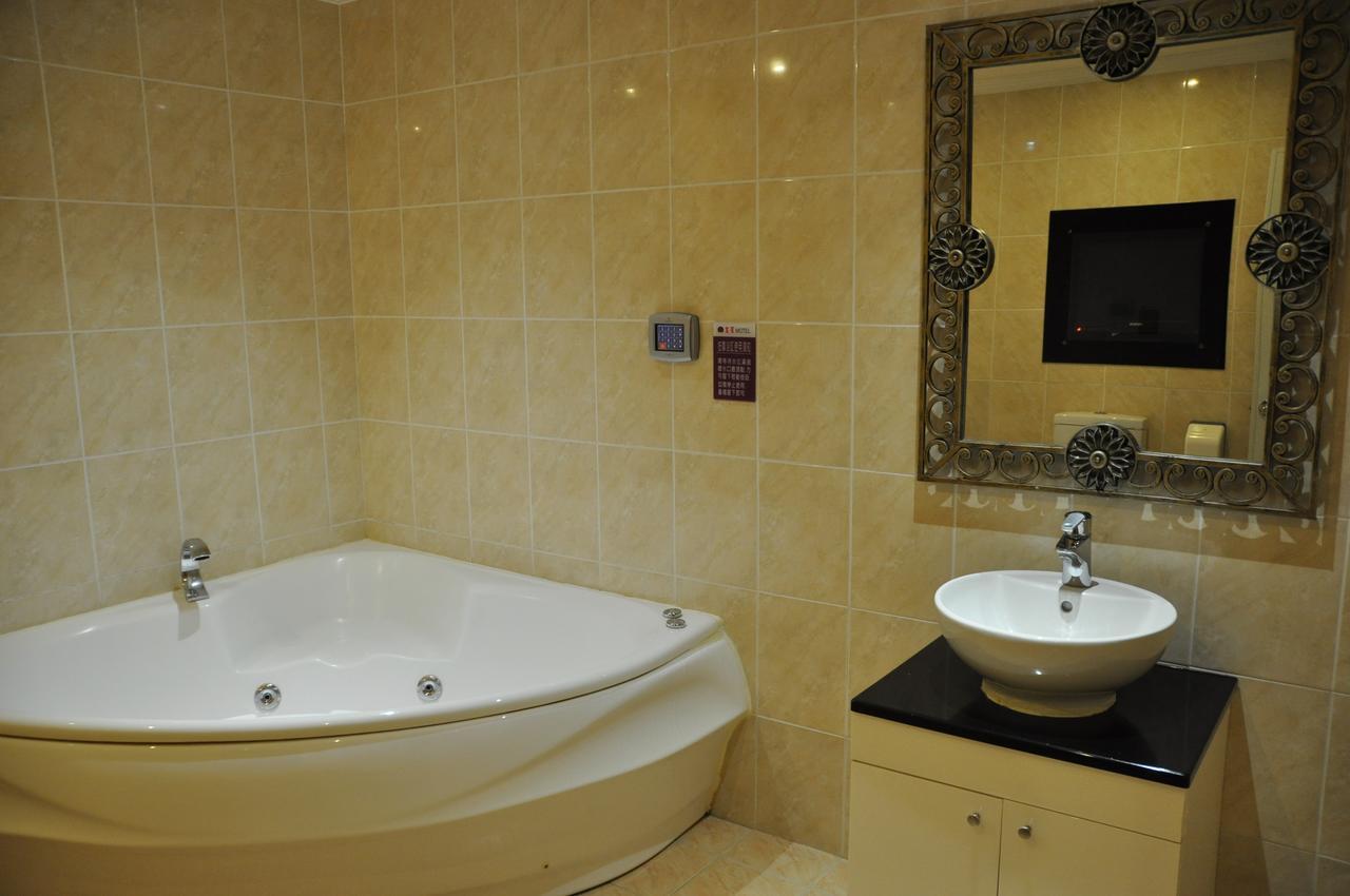 Huang Xing Motel Pingtung Luaran gambar