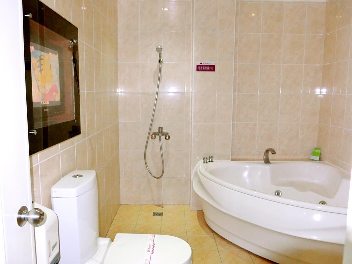 Huang Xing Motel Pingtung Luaran gambar