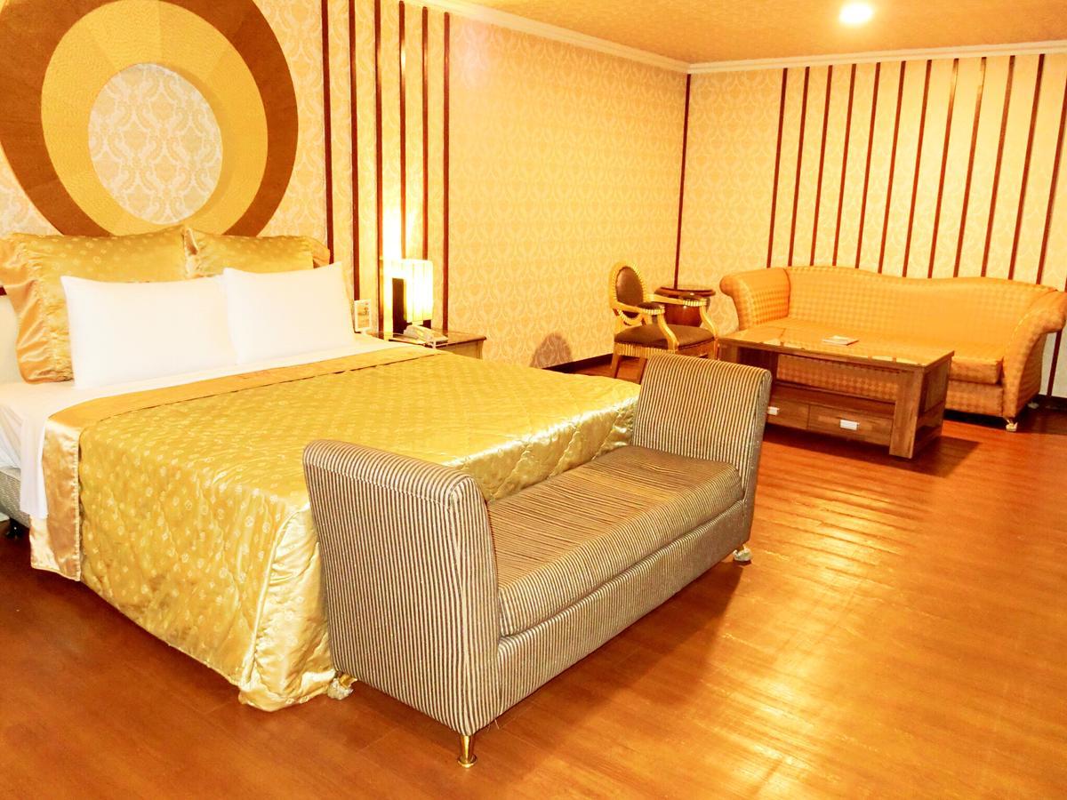 Huang Xing Motel Pingtung Luaran gambar